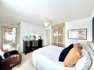 Photo 25- click for photo gallery